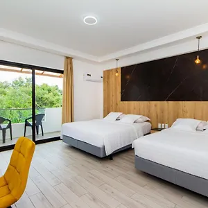 Grand Leon Marino Galapagos Отель
